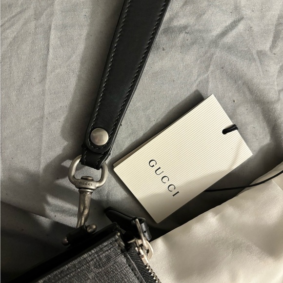 Unisex Gucci Pouch For Sale 10/10 Condition - Picture 7 of 7